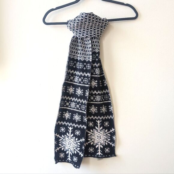 Green 3 Nordic Print Scandinavian Scarf Recycled Cotton Black White - Picture 1 of 5